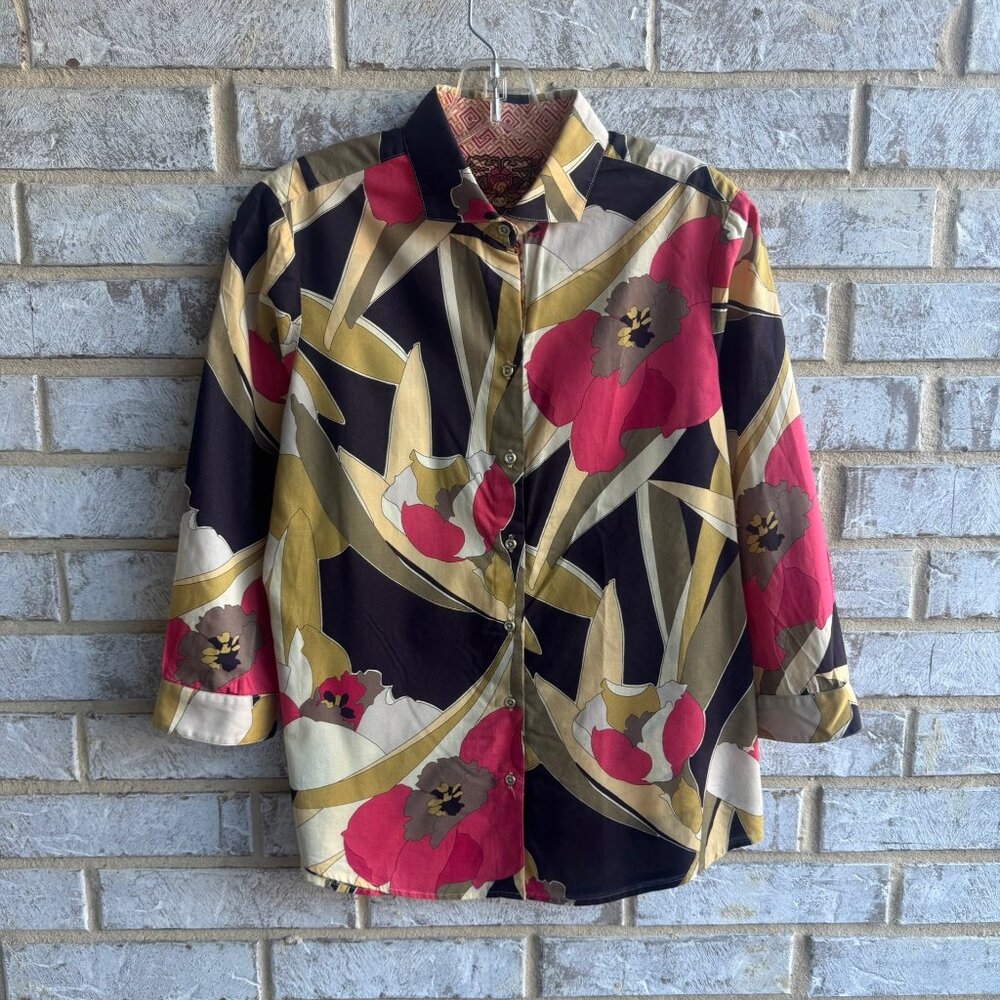 Robert Graham 3/4 Sleeve Button Front Abstract Floral Shirt  Women's Size S.